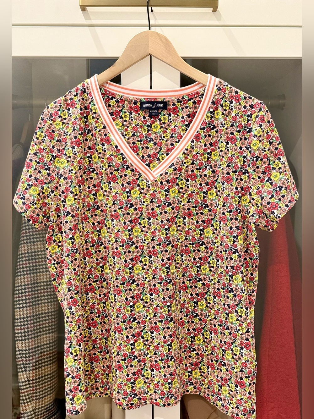Nautica Jeans Floral V-Neck Tee Women’s XL Pink Red Yellow Cotton Stretch Top